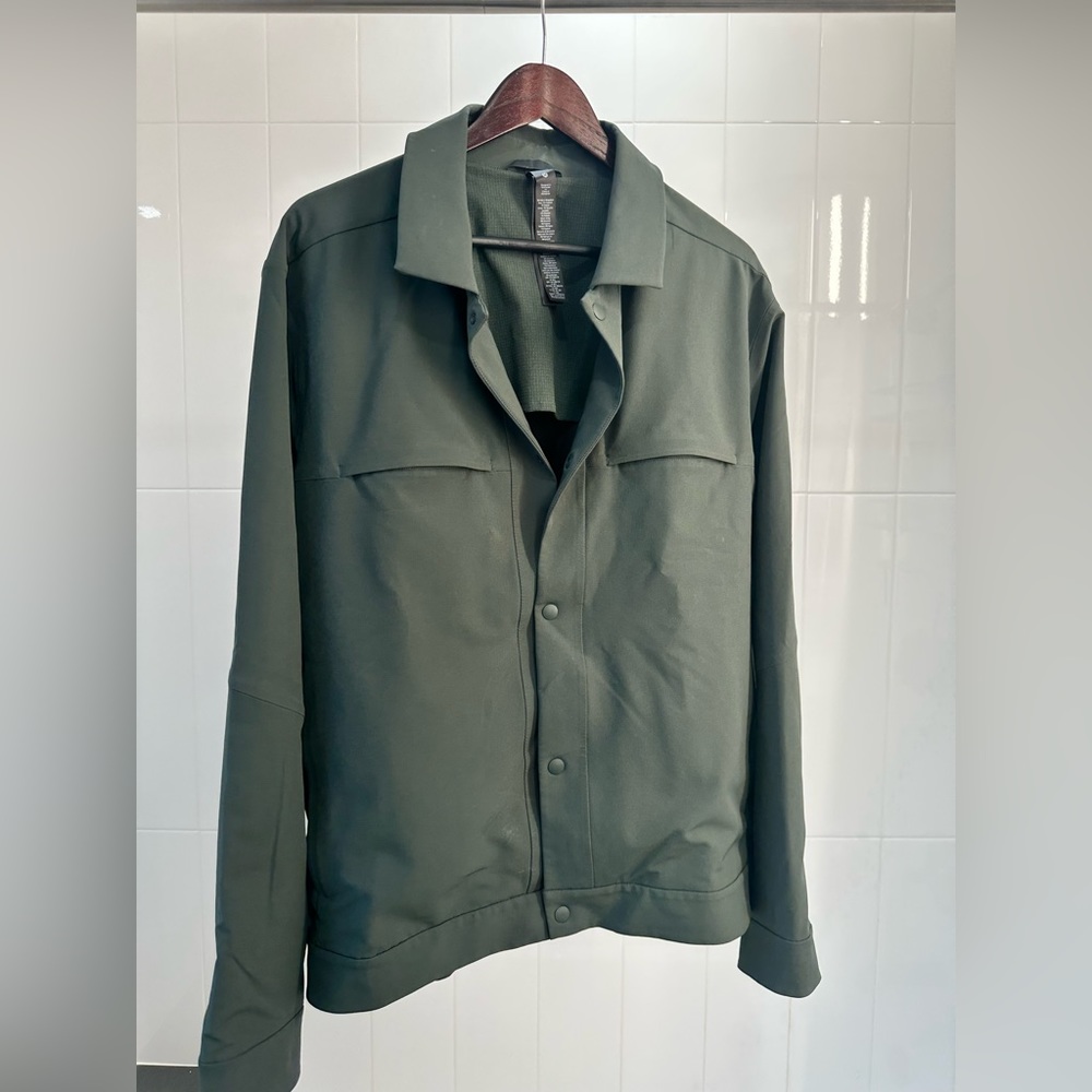 Lululemon Green Jacket | Size XL | Active Comfort and Style